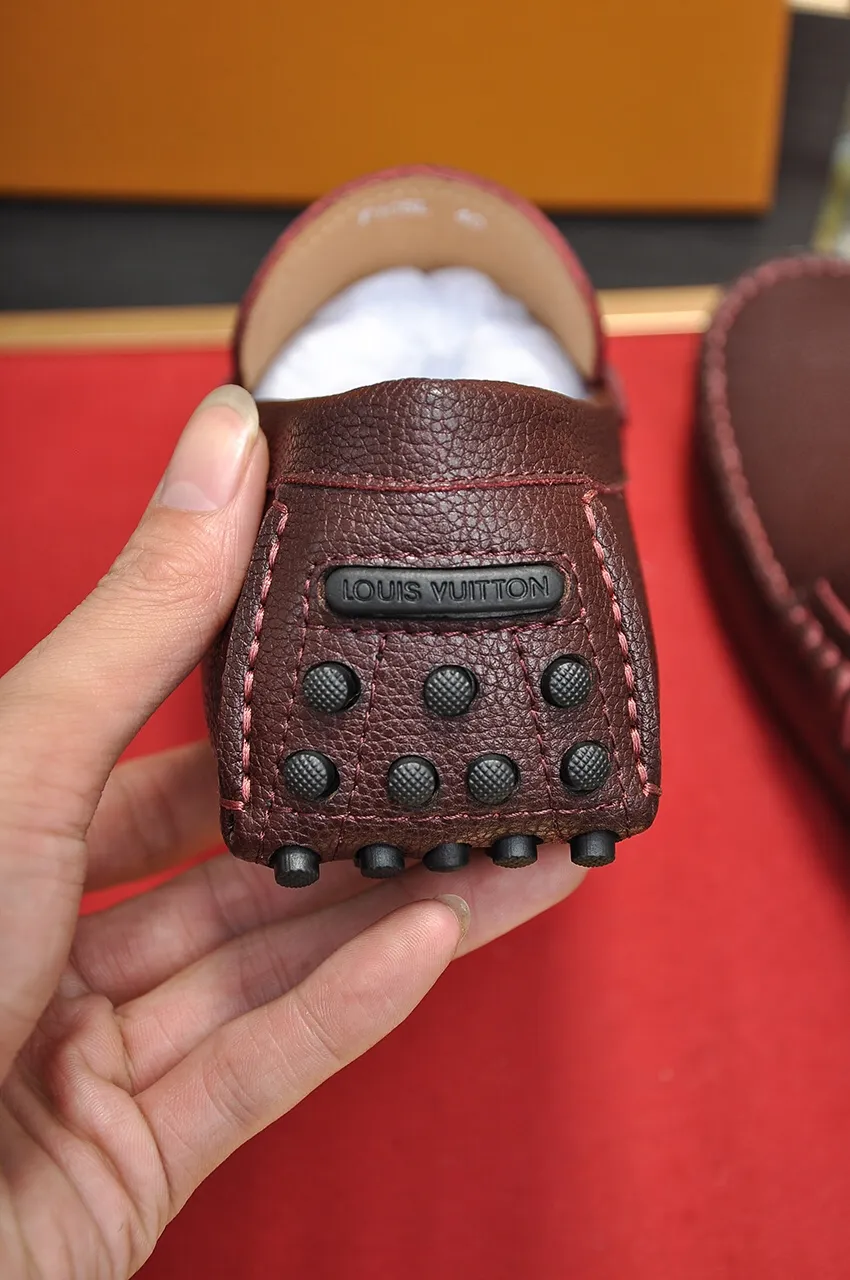 Men's men's shoes 💰420💶 [LV Doudou shoes] (water-dyed cowhide lining) new model is on the market, available on the official website. The new Doudou shoes are processed into single-color materials, and the uppers are made of imported horsehide leather. The body of the shoe is fully hemmed with mark thread, and is lined with imported original cowhide leather. The elegant shoe shape is super suitable for all-matching, and the size is 38-44.